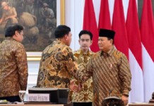 Presiden Prabowo Tekankan Kerja Sama Tim dan Efisiensi dalam Sidang Kabinet Paripurna Perdana