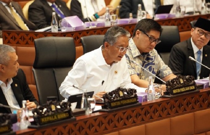 rapat-kerja-pertama-komisi-v-dpr-ri-apresiasi-semangat-merah-putih-menteri-pekerjaan-umum-dody-hanggodo-29-10-24_1