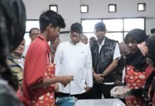 Berdayakan Masyarakat, Mensos Gus Ipul Ciptakan Ekosistem Pelatihan dan Usaha di Bandung