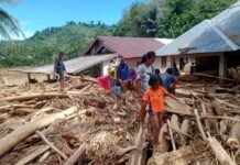 Kemensos Kirim Bantuan Korban Banjir di Bengkulu Tengah dan Pesisir Selatan Sumbar