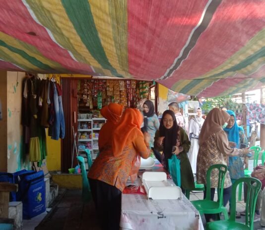 Masyarakat Apresiasi Kehadiran Lurah Jhon Erlan Zami dalam Kegiatan Posyandu