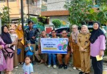 Lurah Rini Astuti Pantau Langsung Pelaksanaan Posyandu dan Posbindu di Kelurahan 22 Ilir