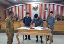 DPRD BU Rapat Paripurna Tetapkan Nota Kesepakatan KUPA dan PPAS APBD Perubahan 2025