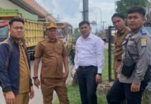 Tinjauan Lapangan Bukti Nyata Kepedulian Plt Camat Kertapati terhadap Infrastruktur Dasar