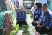 Dorong Percepatan Program Sosial, Lurah 12 Ulu Tinjau Langsung Kondisi Rumah Warga