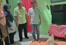 Solidaritas Kuat di Kelurahan Sukarami, Kasi Pem dan PMK Turun Tangan Sampaikan Pesan Kepedulian Lurah