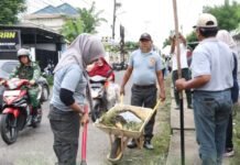 Palembang Belagak di IT Dua, Plt. Camat Susanto Umar Perkuat Sinergi Warga Lewat Jumat Bersih