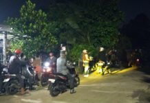 Sinergi Kelurahan Dua Ilir, Lurah Pimpin Langsung Pengamanan Malam Pergantian Tahun 2026
