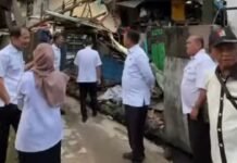 Wujudkan Kepedulian Sosial, Camat Seberang Ulu I Tinjau Lokasi Rumah Roboh di 7 Ulu