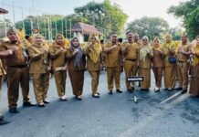 Plt. Camat Plaju Agus Budiman Pastikan Kedisiplinan Pegawai Terjaga di Awal Pekan