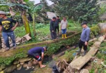 Wujudkan Lingkungan Asri, Kelurahan Sukarami Masifkan Aksi Bersih Saluran Air