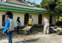 Transformasi Lingkungan Oganbaru, Sinergi Plt. Camat Kertapati dan Warga di “Jumat Bersih”