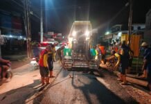 Plt Kapala Dinas PUPR Palembang Pastikan Konektivitas Plaju Darat Terjaga Lewat Perbaikan Jalan Rutin