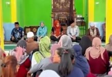 Aksi Nyata di Keramasan, Plt Camat Kertapati dan TP PKK Komit Tekan Beban Ekonomi Warga
