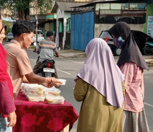 Hangatkan Ramadhan, SPPG Sialang 3 Turun Langsung Berbagi