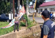 Instruksi Walikota Dieksekusi Camat IT II, Banner Sembarangan Langsung Dicopot