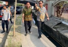 Jelang HUT ke-1343, Dinas PUPR Palembang Prioritaskan Pengecatan Kanstin di Ruas Jalan Strategis