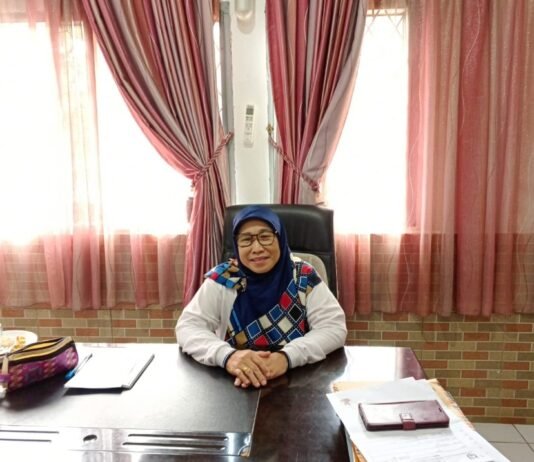 HUT RI ke-81, Kepsek SMA Negeri 14 Palembang Hj. Harry Susanty Ajak Generasi Muda Kobarkan Semangat Merah Putih