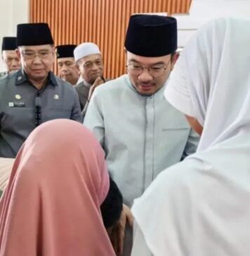 Kadis PUPR Yudha Fardyansah Bersama Wawako Prima Salam Hadir di Tengah Warga Kalidoni